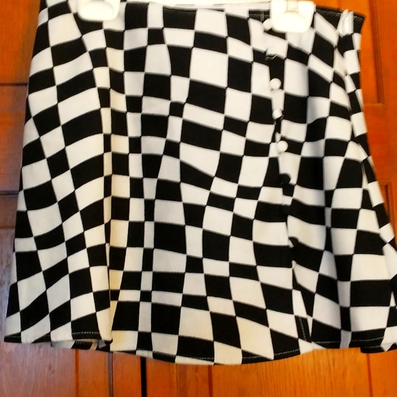 Mini skirt with lining (skort) sized small. - Picture 1 of 4